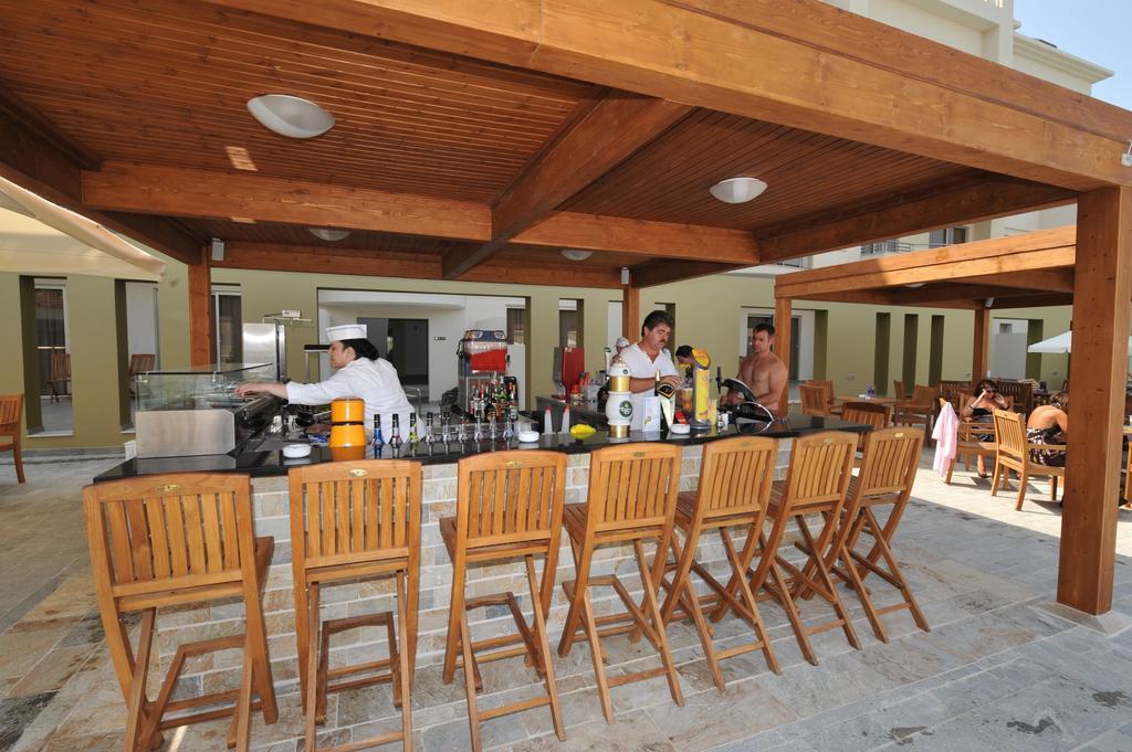 Capital Coast Resort And Spa Paphos Restaurant photo